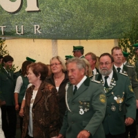 052_20100611_1705312040