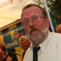 123_20100611_1577747975