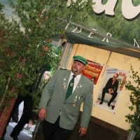 124_20100611_1943998205