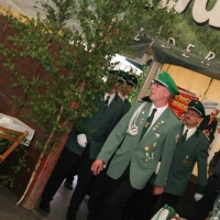 139_20100611_1831286830