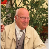 121_20100623_1912863462