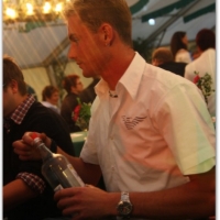 083_20100623_2000176011