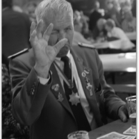 095_20100623_1180355704