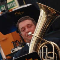 0868_20120619_1834111183