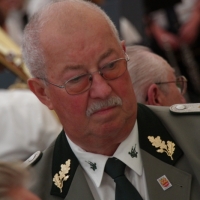 0642_20130616_2057159186