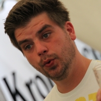 0764_20130618_1940364871